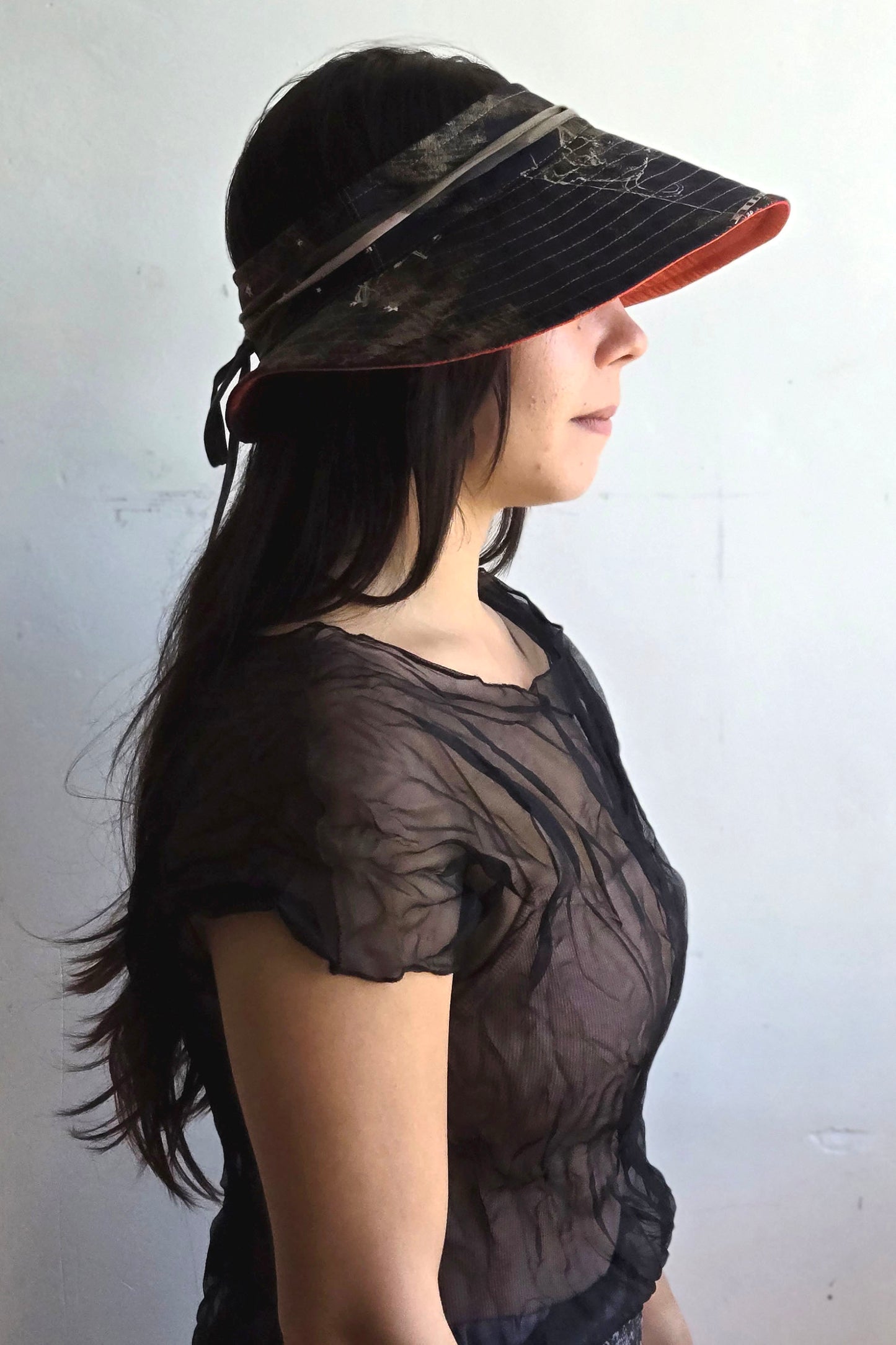 Rimini Visor in Silk Taffeta - Vine Print - Black, Gold & Pink