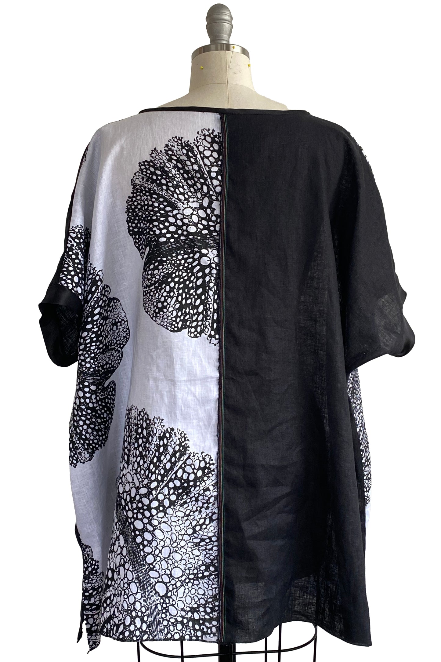 Jo Top Linen w/ Big Leaf Print - White & Black