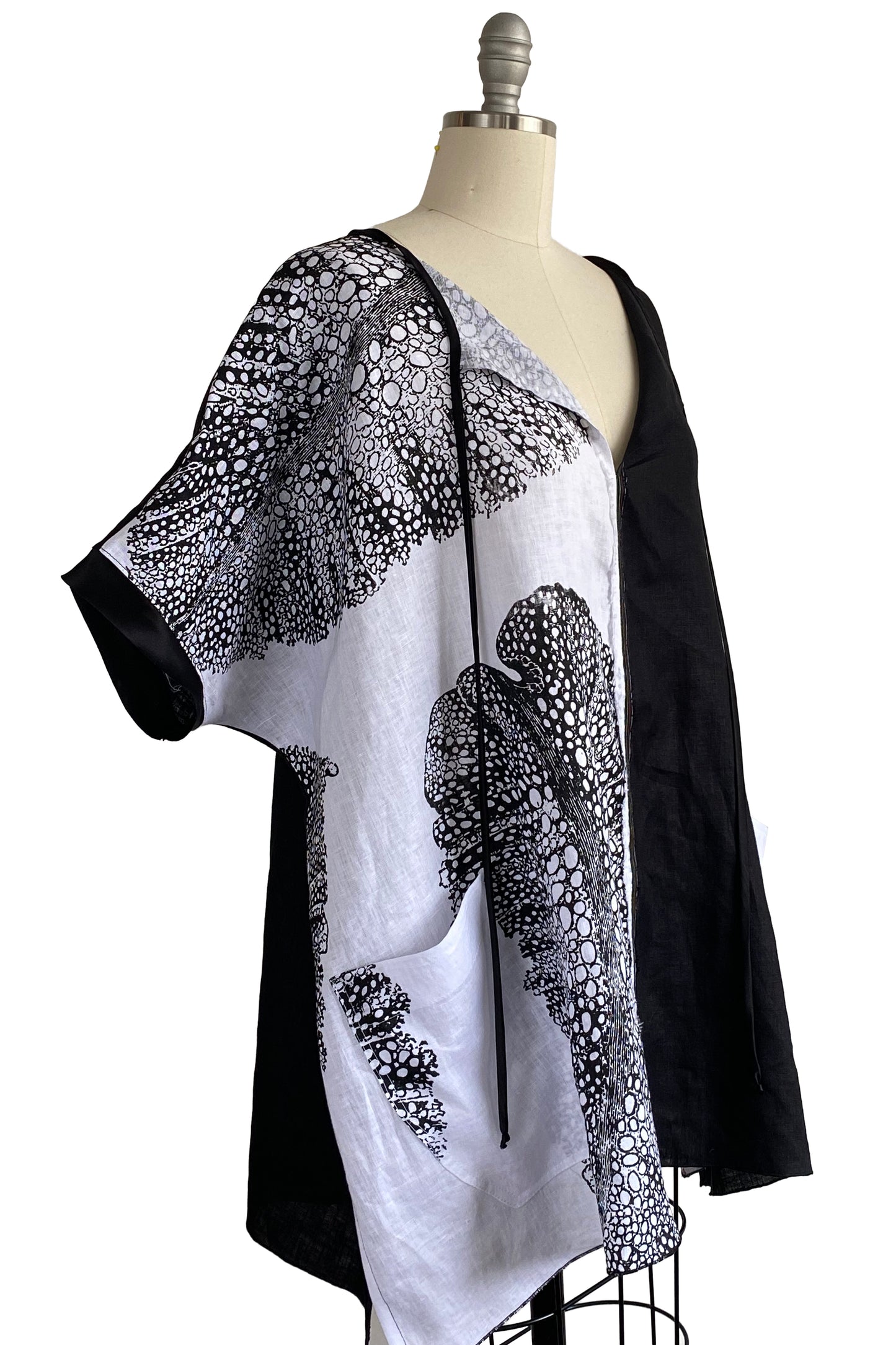Jo Top Linen w/ Big Leaf Print - White & Black