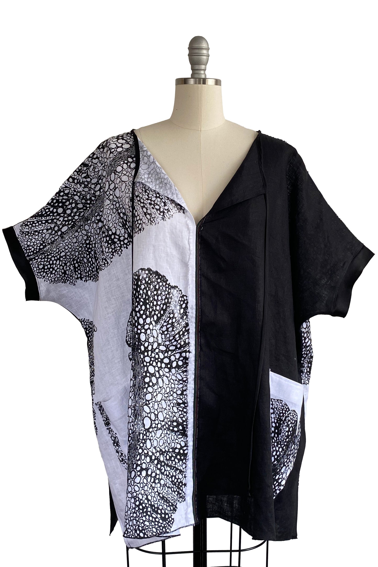 Jo Top Linen w/ Big Leaf Print - White & Black