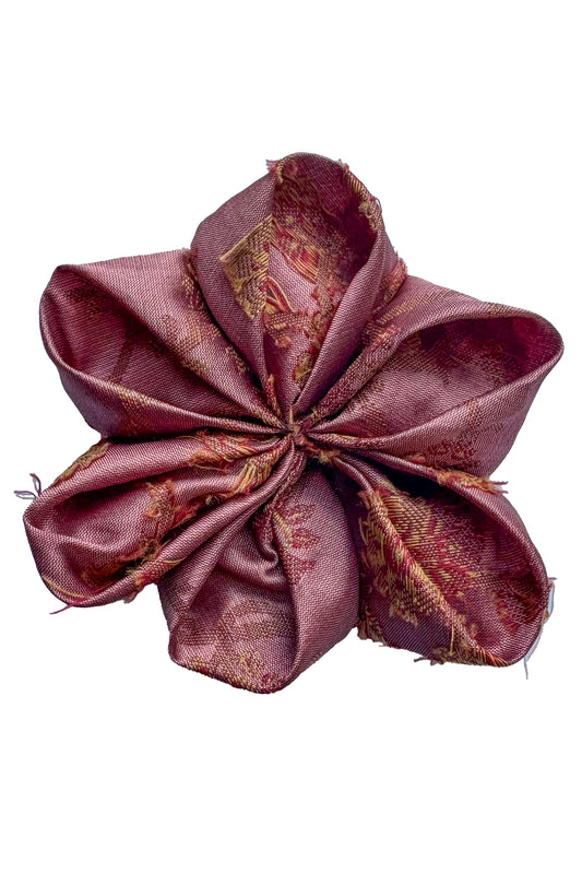 Magnetic Flower Brooch - Silk Jacquard - Tsumami Bloom - Pink