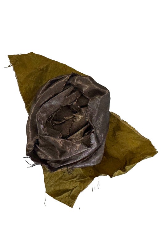 Magnetic Flower Bud Brooch - Metal Silk - Bronze