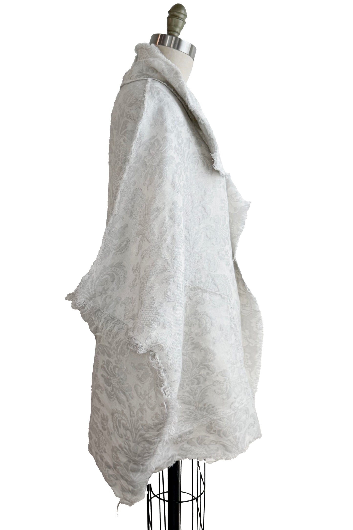 KB x Alquimie Studio Wolf Cape in Jacquard - White