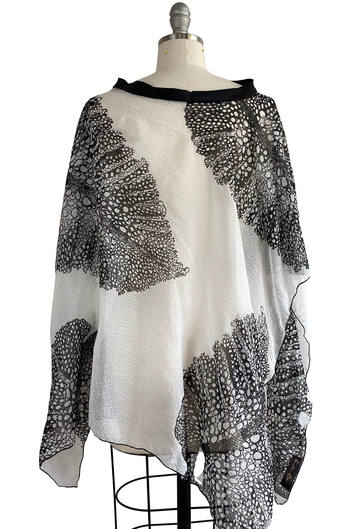 Seersucker Silk Poncho w/ Big Leaf Print - Black & White