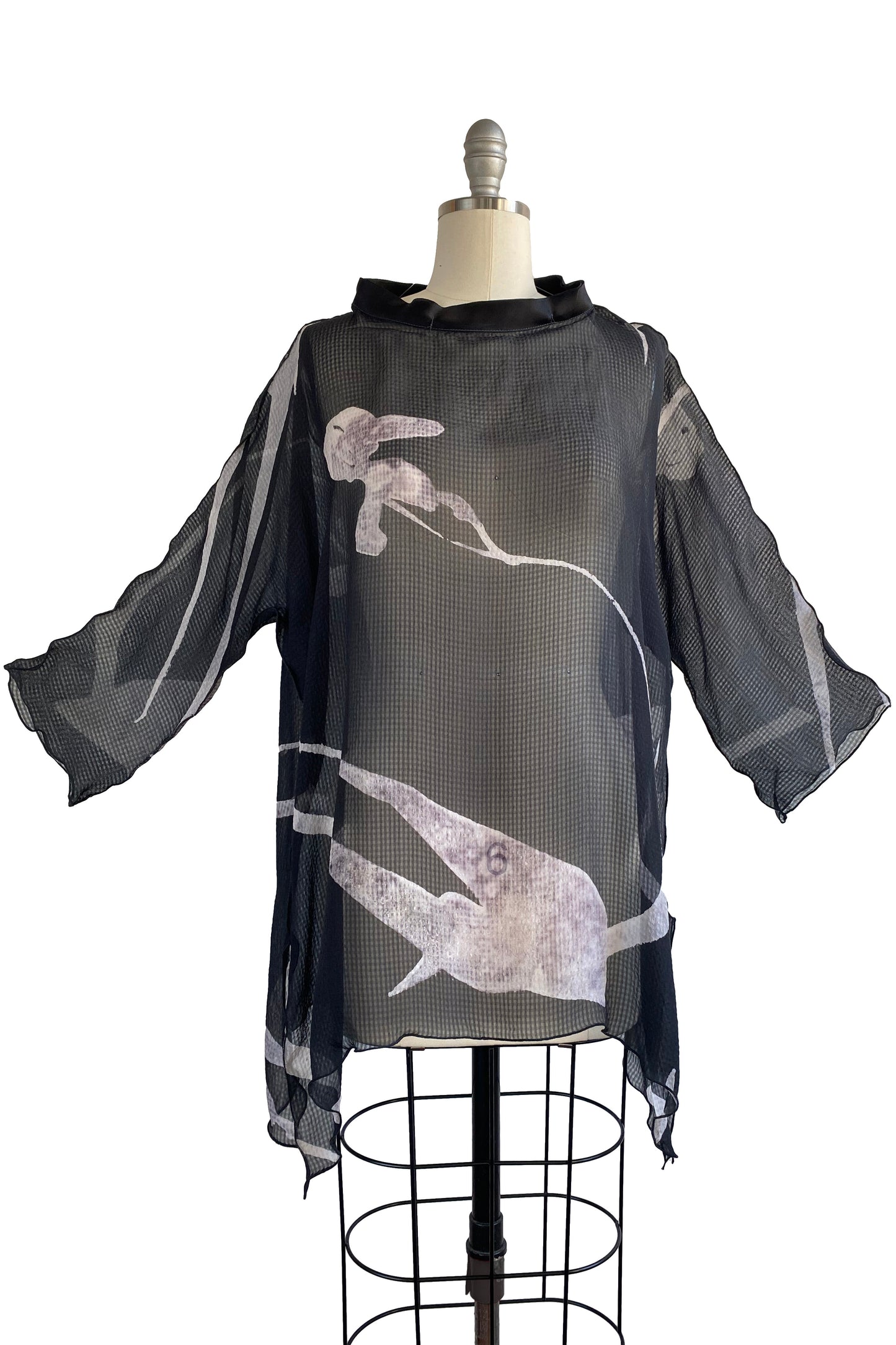 Greg's Tunic in Seersucker Silk w/ Tulip Print - Black & White - Medium