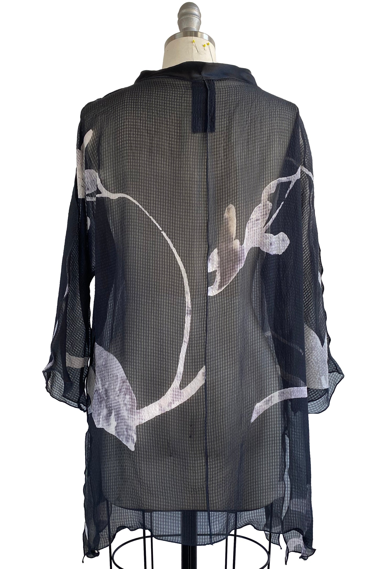 Greg's Tunic in Seersucker Silk w/ Tulip Print - Black & White - Medium