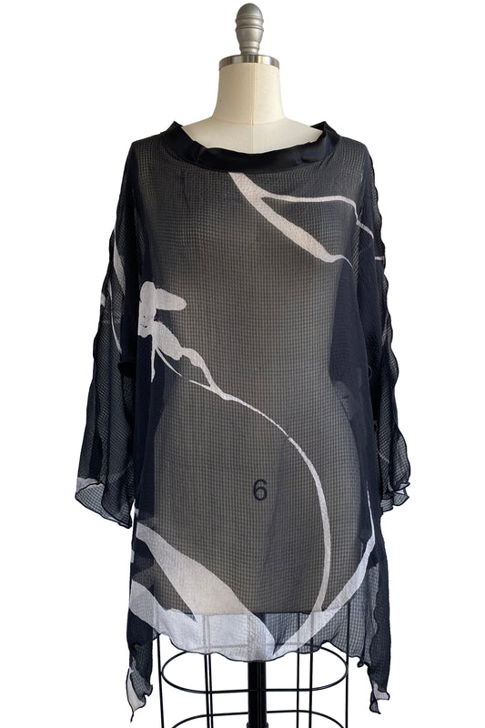 Greg's Tunic in Seersucker Silk w/ Tulip Print - Black & White - Medium