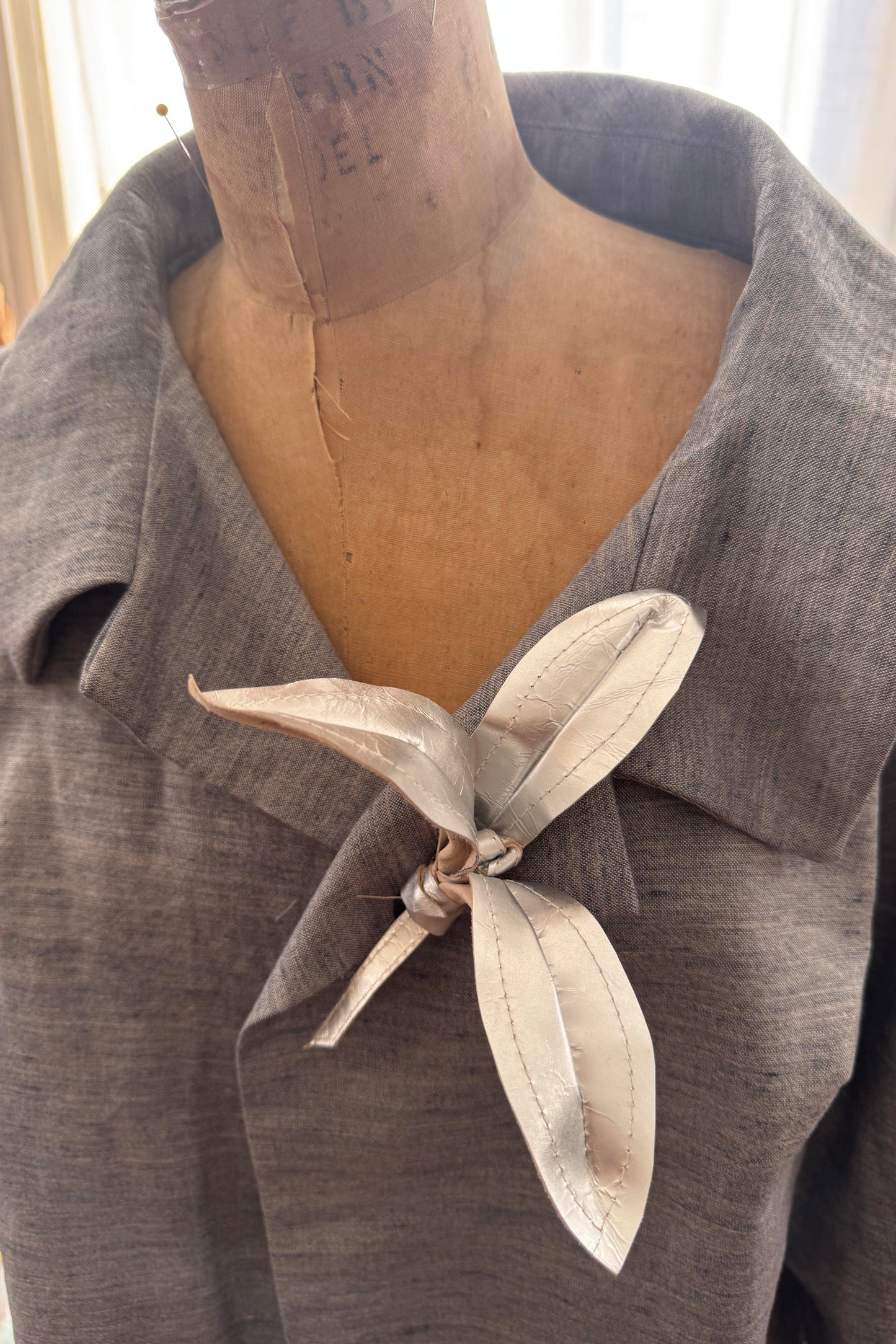 Magnetic Floral Brooch | Orchid | Leather | Silver