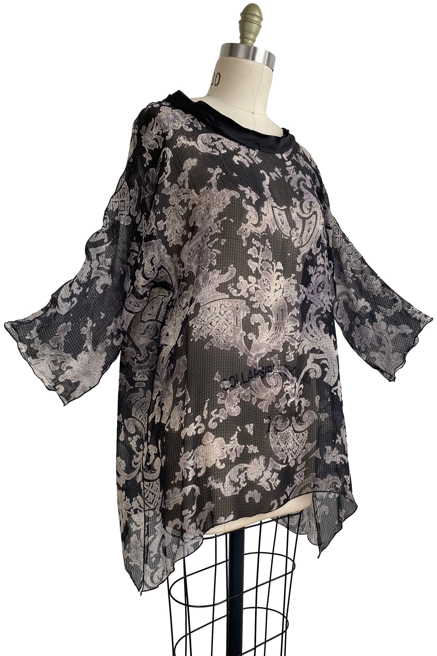 Greg's Tunic in Seersucker Silk w/ Wallpaper Print - Black & Natural- Medium