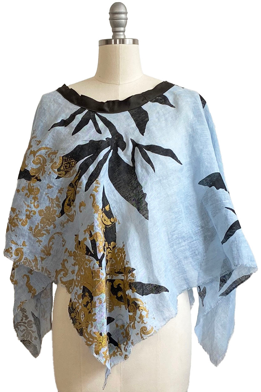 Poncho in Open Weave Linen w/ Azalea & Wallpaper Print - Light Blue