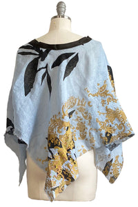 Poncho in Open Weave Linen w/ Azalea & Wallpaper Print - Light Blue