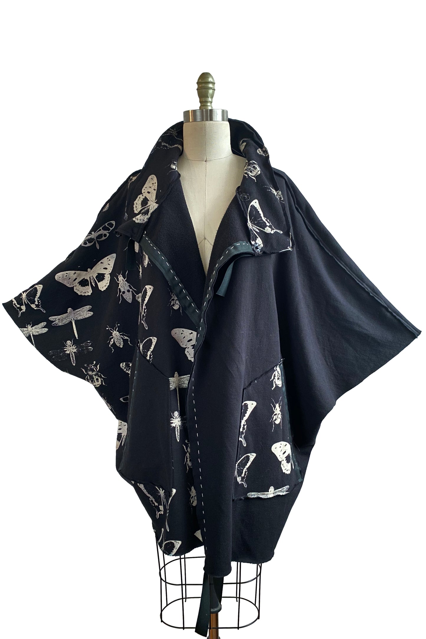 Wolf Cape w/ Bug Print - Black & Natural - Large