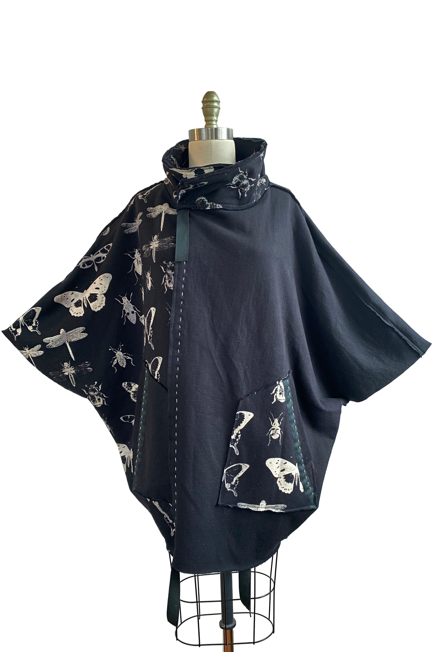 Wolf Cape w/ Bug Print - Black & Natural - Large