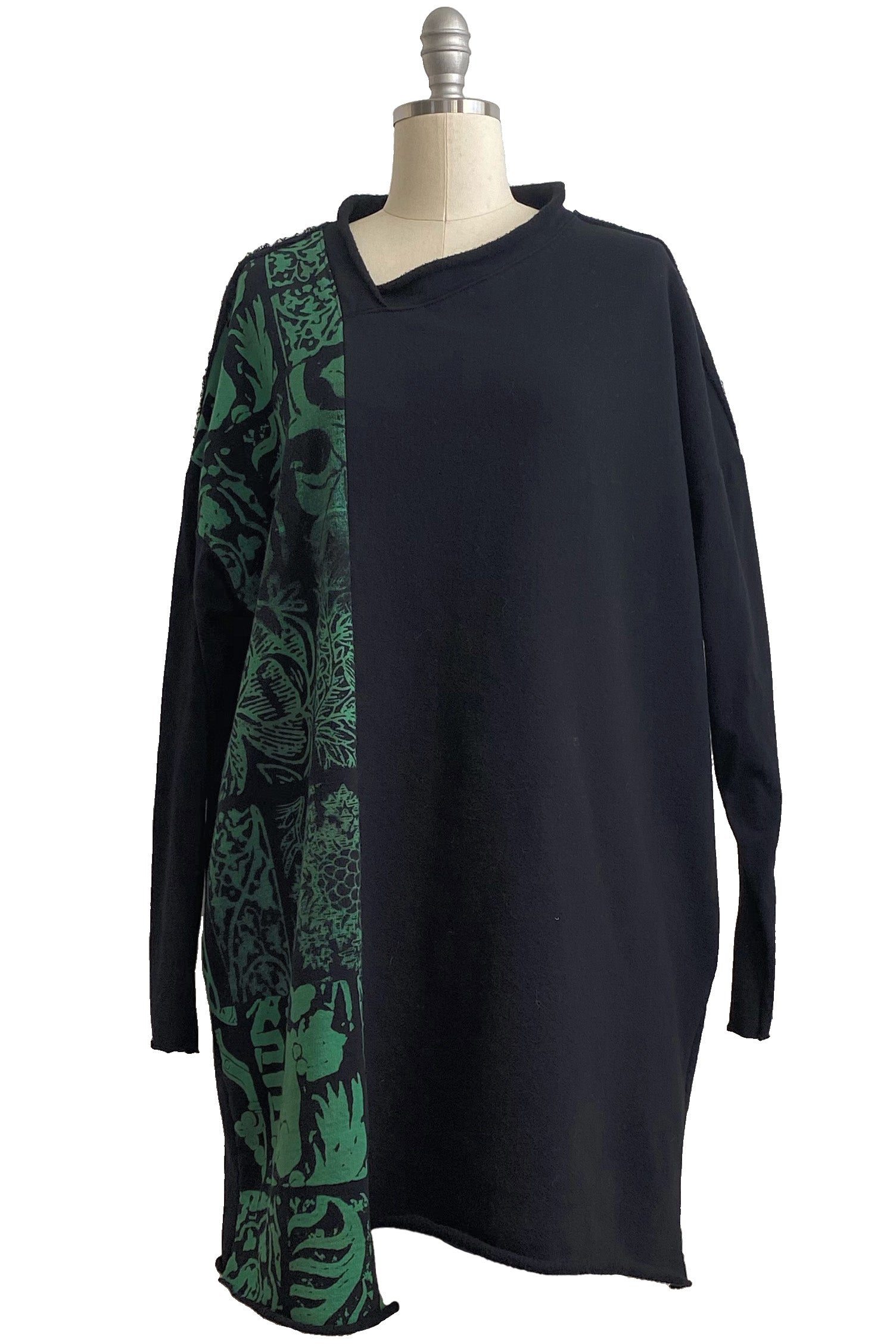 Petra Long Sleeve Tunic Knit w/ Tile Print - Black & Green Overdye - Meduim