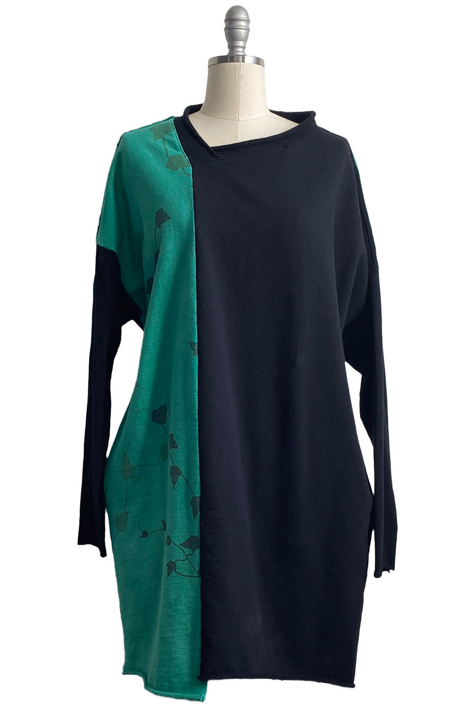 Petra Long Sleeve Tunic Knit w/ Vine Print - Black & Green Overdye - Medium