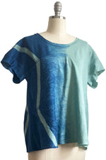Load image into Gallery viewer, Athena Top in Linen w/ Itajime Dye - Aqua &amp; Blue - Small
