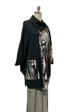 Load image into Gallery viewer, Alquimie Wolf Cape in Black &amp; Natural - Brass Print - L
