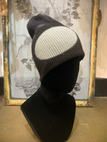 Load image into Gallery viewer, Hand Dyed Beanie - Merino &amp; Cashmere - Black w/ Grey Circle
